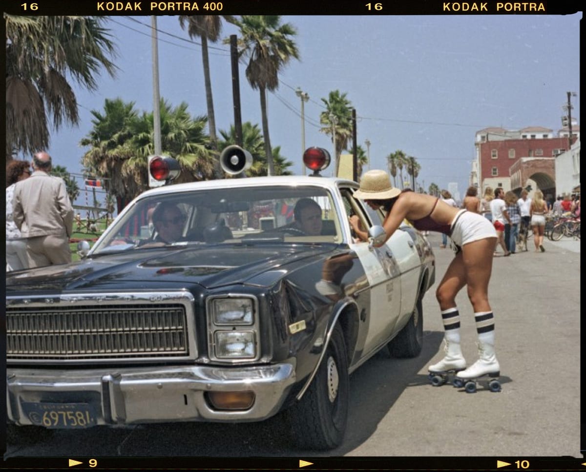 Poolsuite party in Miami ☼ An eccentric home in Spain ☼ An ice cream lamp