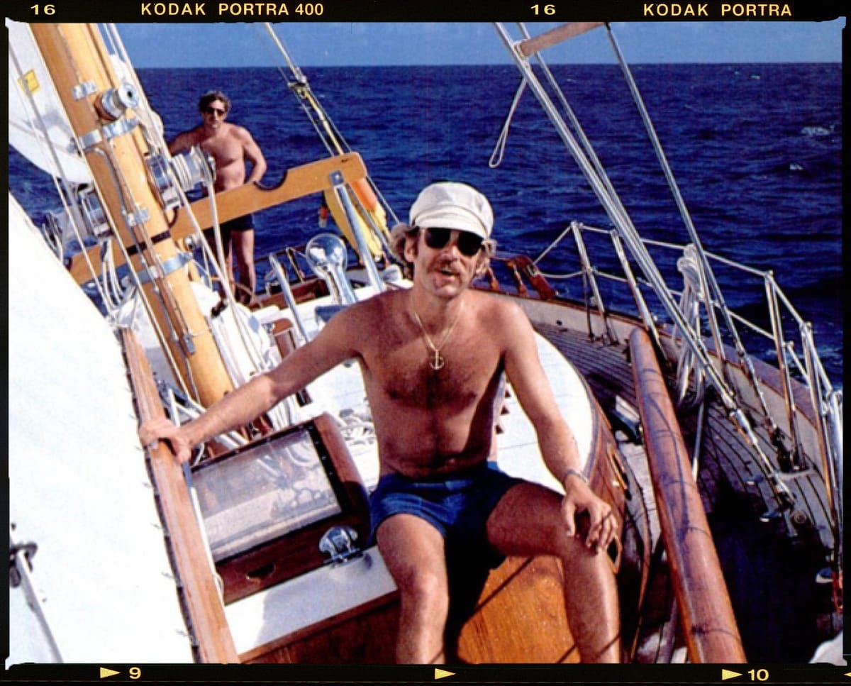 The Legend of Jimmy Buffett ☼ How To Become an Art Dealer ☼ A Perfect Home in Portugal